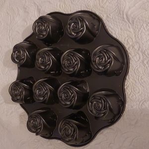 Nordicware Sweetheart Roses Pan